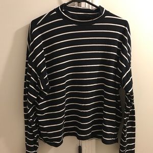 Everlane Large Square Mock Neck Tee